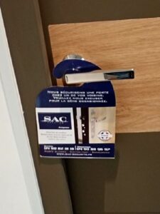 PLV Pro personnalisée - Accroche porte