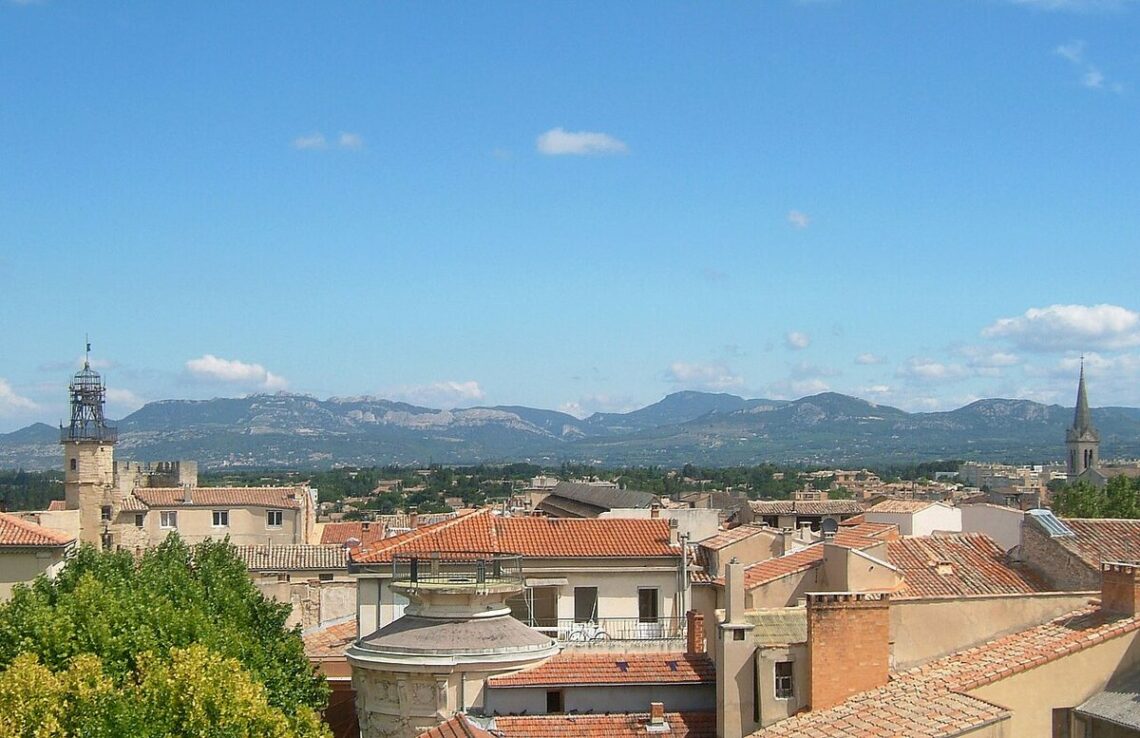 Création de site internet à Carpentras – le beffroi et le clocher de l'Observance à Carpentras
