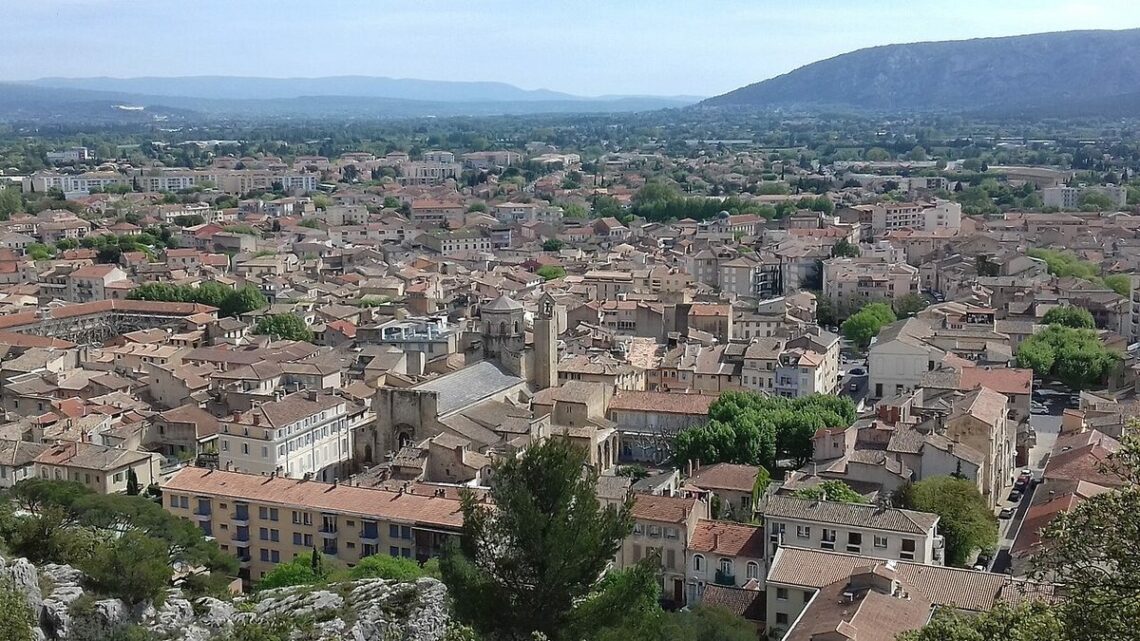 Création de site internet à Cavaillon – panorama du centre-ville de Cavaillon