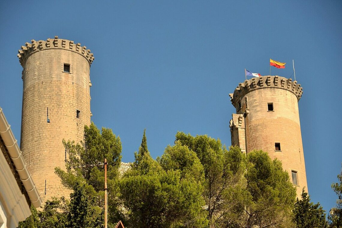 Création de site internet à Châteaurenard – le château féodal de Châteaurenard